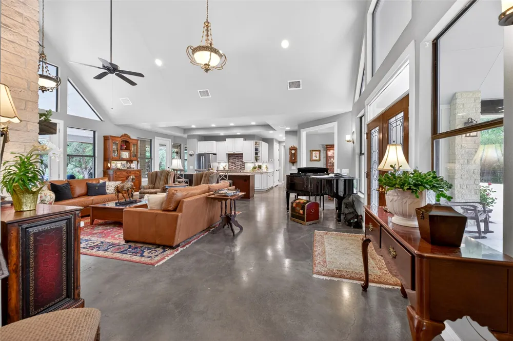 1508 Successor Road Spicewood, TX 78669