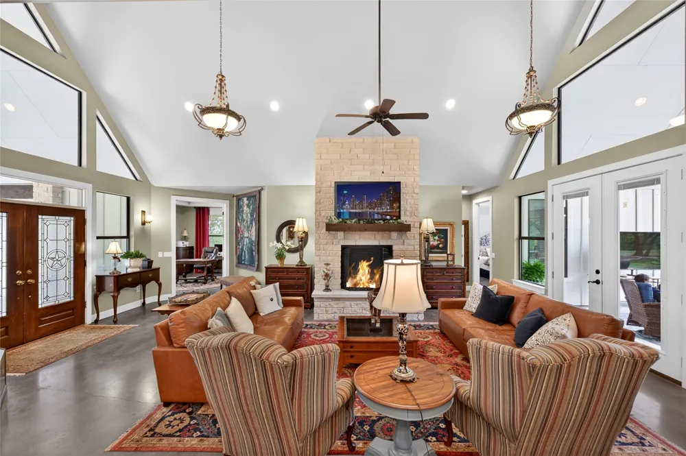 1508 Successor Road Spicewood, TX 78669