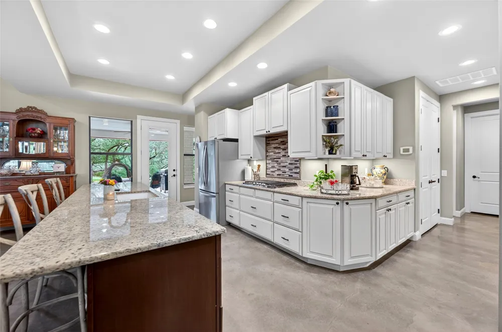1508 Successor Road Spicewood, TX 78669