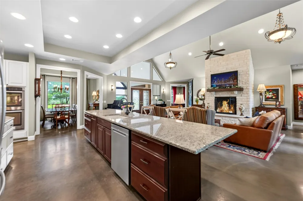 1508 Successor Road Spicewood, TX 78669