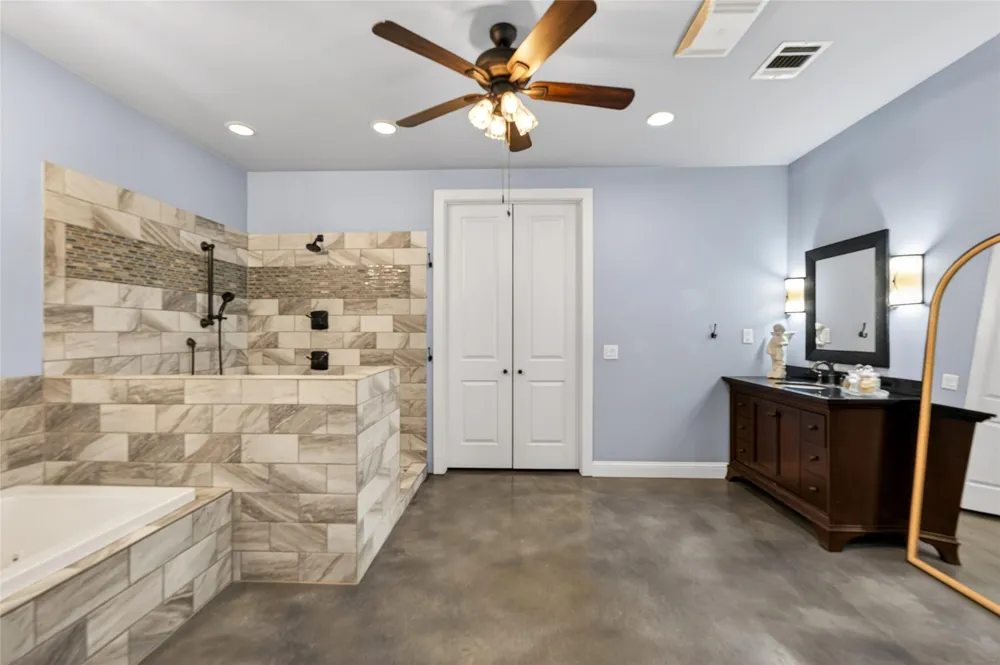 1508 Successor Road Spicewood, TX 78669