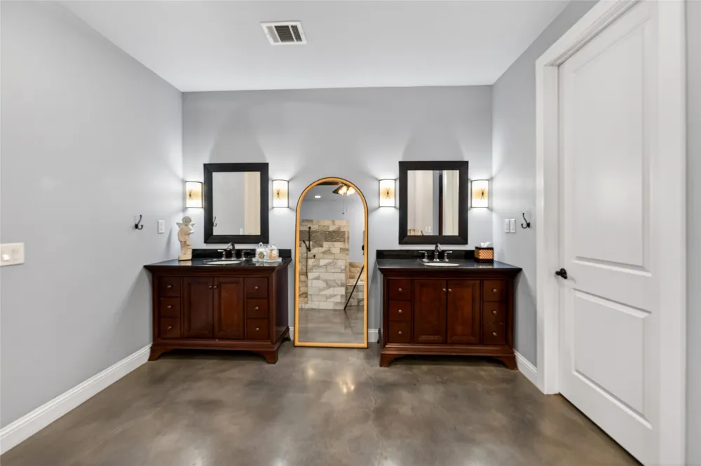 1508 Successor Road Spicewood, TX 78669