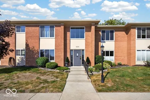 528 E Hunters Drive #D