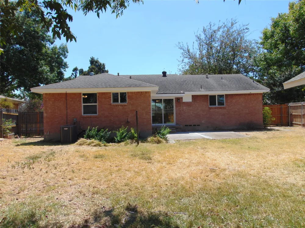 518 Vernet Street Richardson, TX 75080