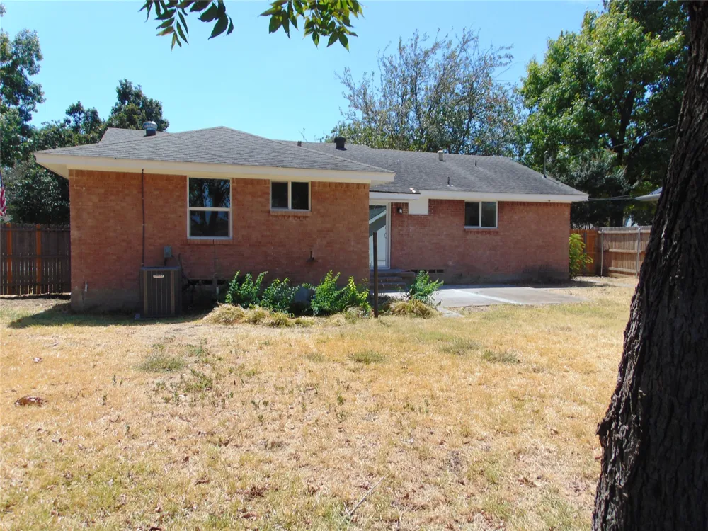 518 Vernet Street Richardson, TX 75080