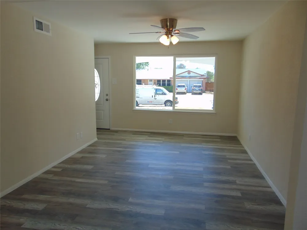 518 Vernet Street Richardson, TX 75080