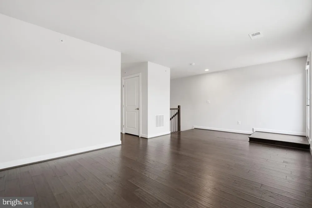 43451 CHARITABLE STREET Ashburn, VA 20148