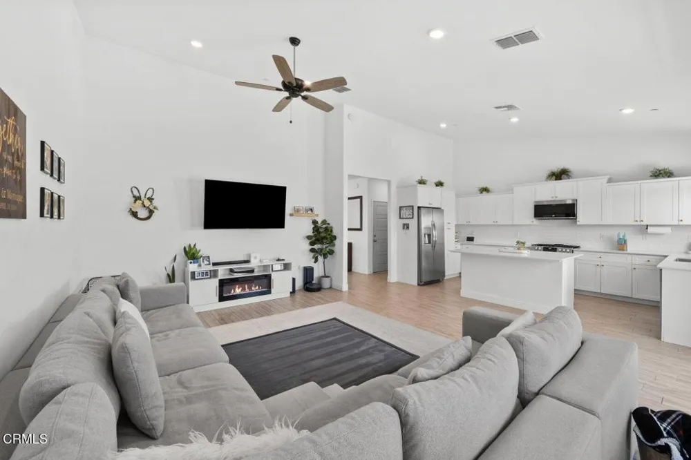 3312 Rustic Woods Lane Bakersfield, CA 93314