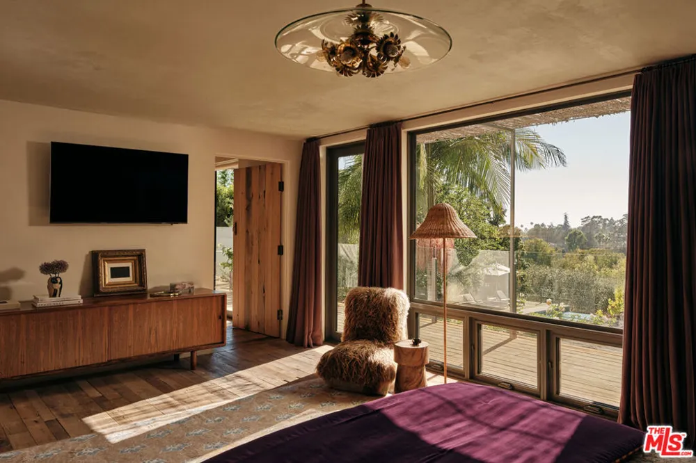 621 Bonhill Road Los Angeles, CA 90049