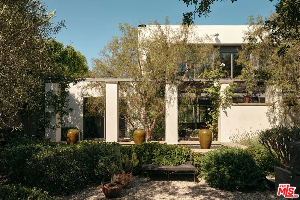 621 Bonhill Road Los Angeles, CA 90049