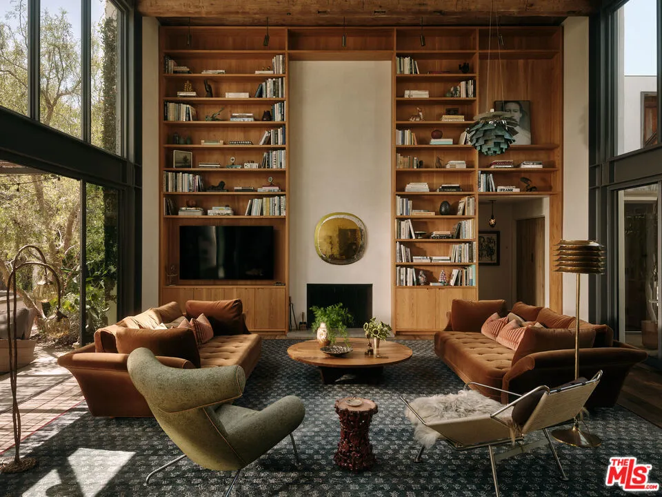 621 Bonhill Road Los Angeles, CA 90049