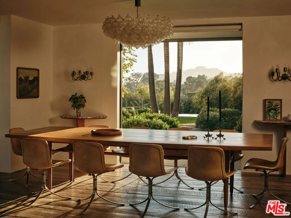 621 Bonhill Road Los Angeles, CA 90049