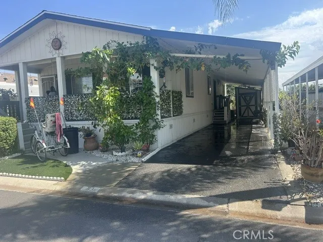 4000 Pierce #63 Riverside, CA 92505