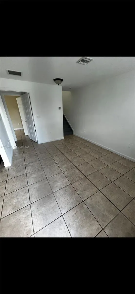 50 NW 166th St Miami, FL 33169