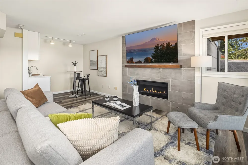 11206 SE 77th Place Newcastle, WA 98056