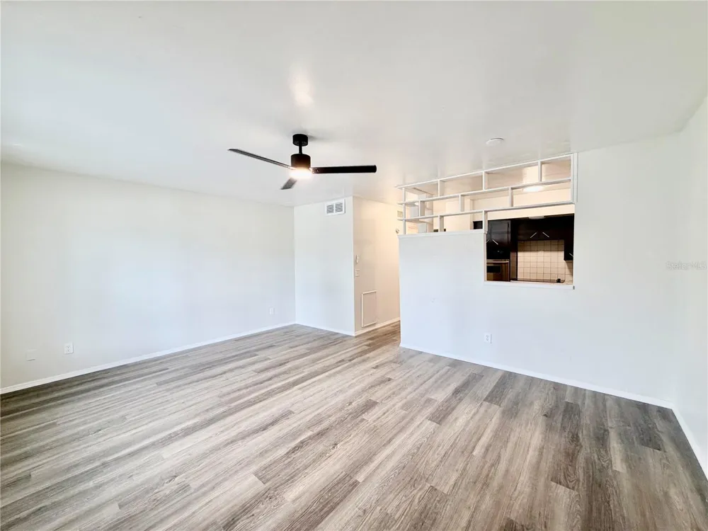 2100 WORLD PARKWAY BOULEVARD #20 Clearwater, FL 33763