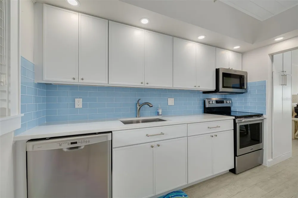 865 S GULFVIEW BOULEVARD #109 Clearwater Beach, FL 33767