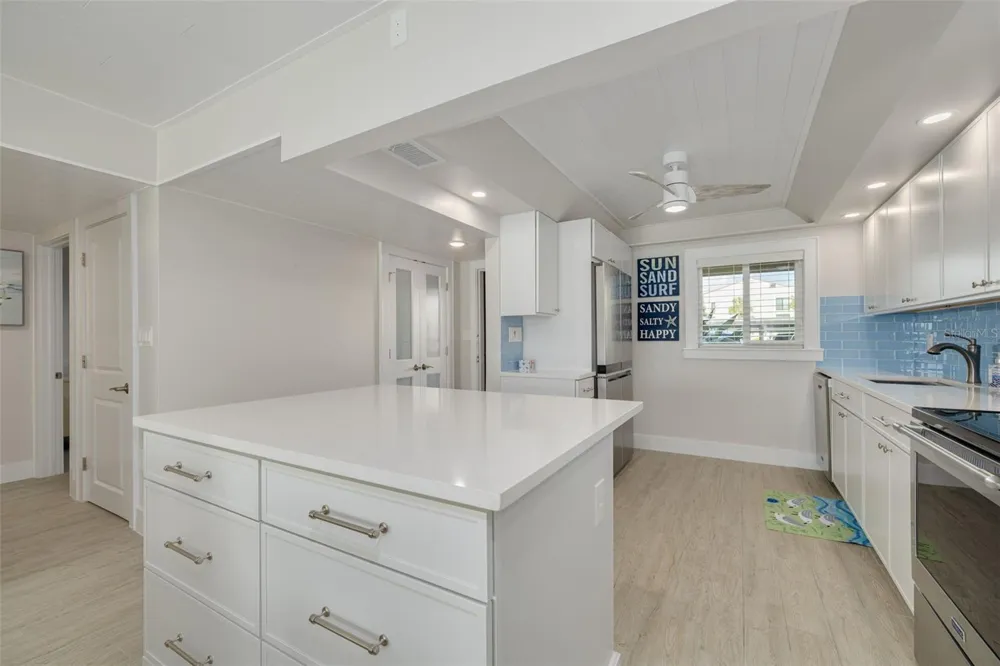 865 S GULFVIEW BOULEVARD #109 Clearwater Beach, FL 33767