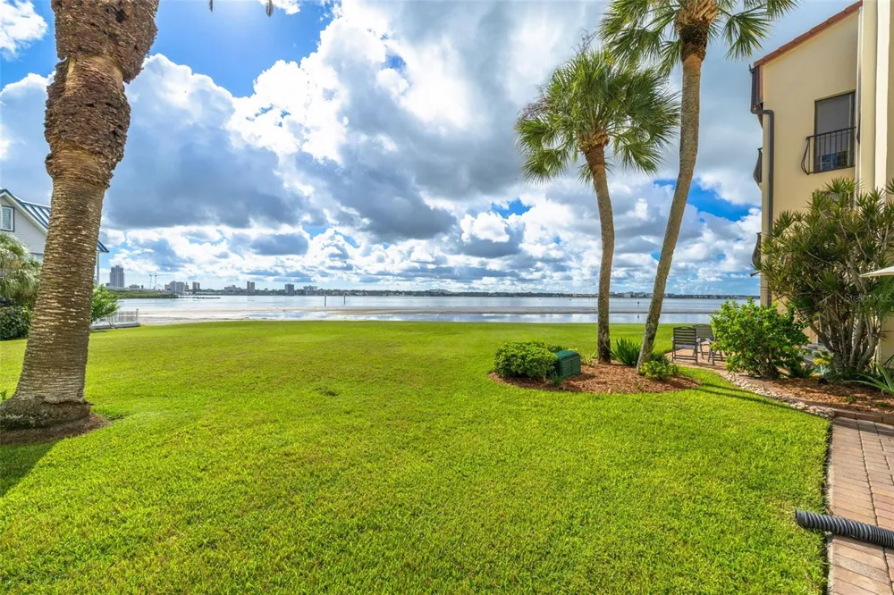 865 S GULFVIEW BOULEVARD #109 Clearwater Beach, FL 33767