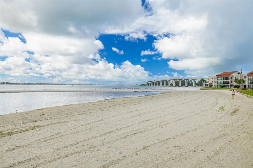 865 S GULFVIEW BOULEVARD #109 Clearwater Beach, FL 33767