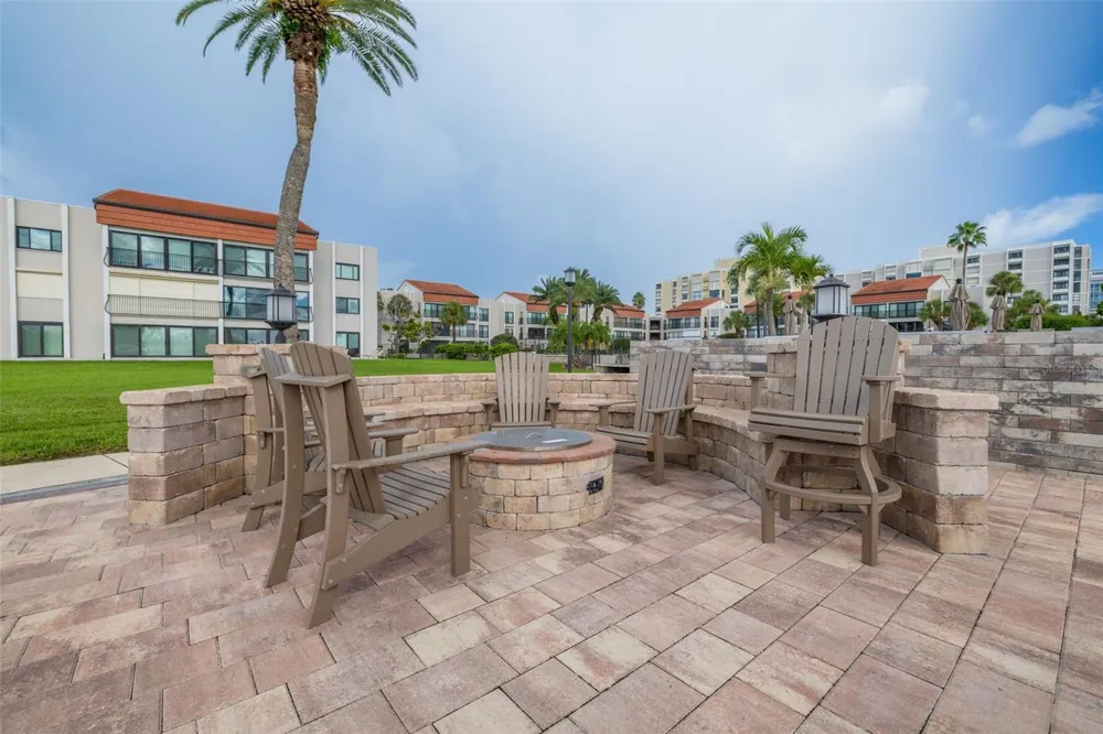 865 S GULFVIEW BOULEVARD #109 Clearwater Beach, FL 33767
