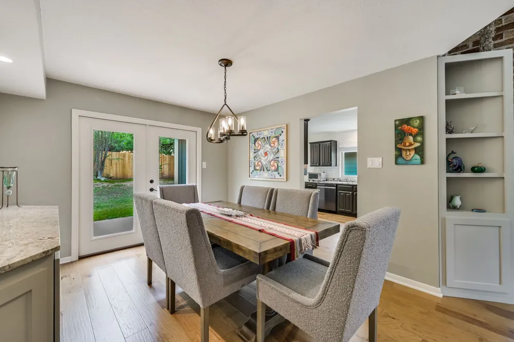 6302 Maury Hollow Austin, TX 78750