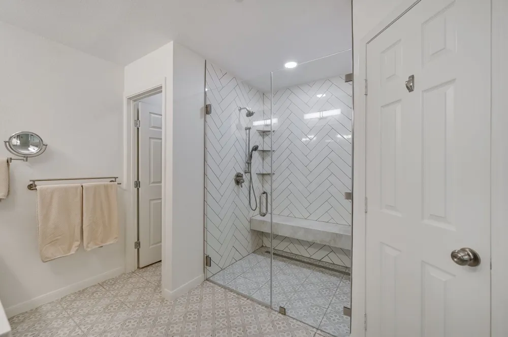 6302 Maury Hollow Austin, TX 78750