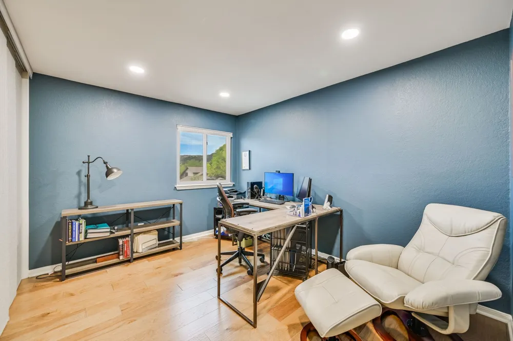 6302 Maury Hollow Austin, TX 78750