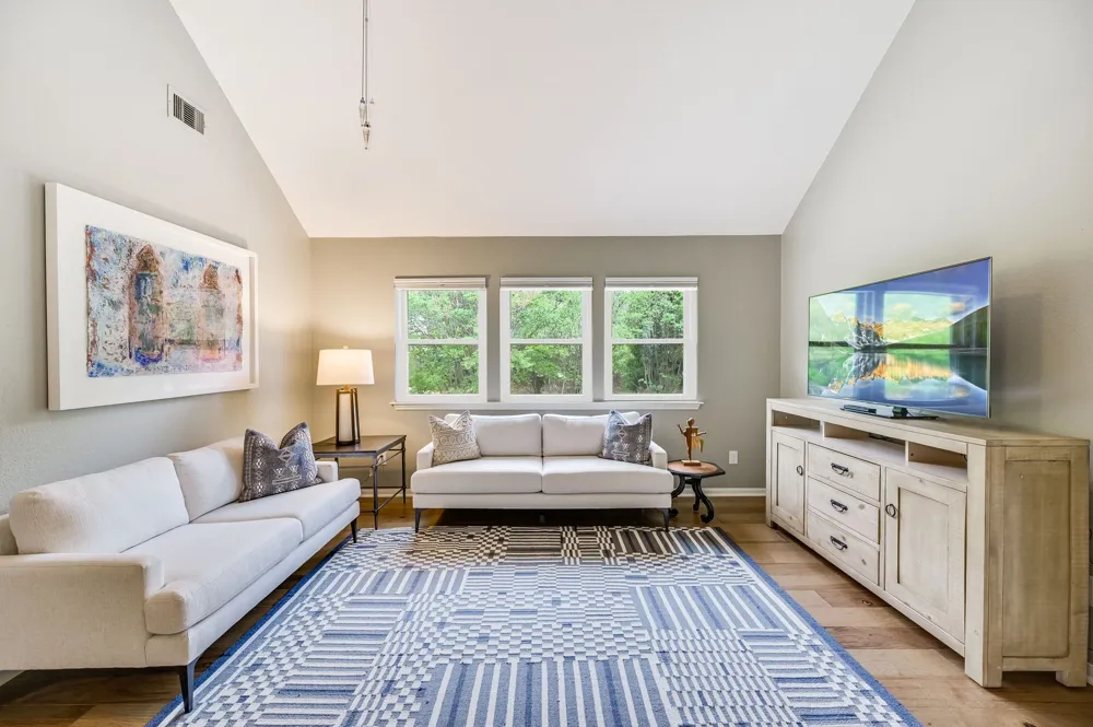 6302 Maury Hollow Austin, TX 78750