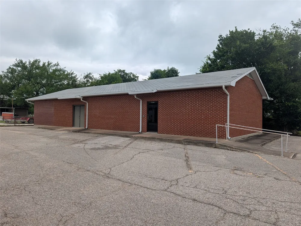 113 10th Street Gatesville, TX 76528
