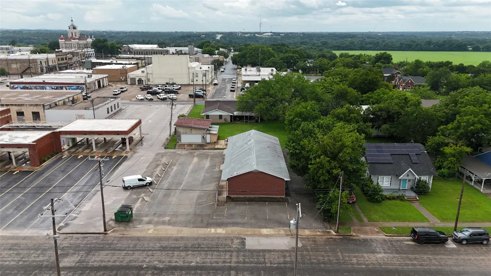 113 10th Street Gatesville, TX 76528