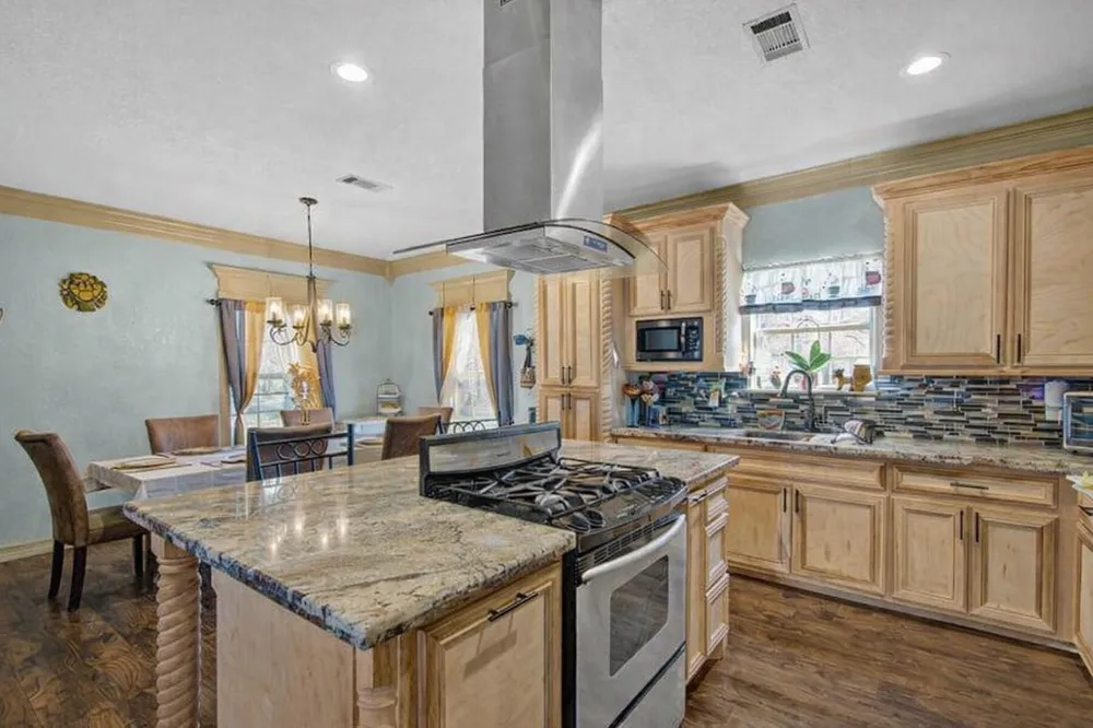 181 County Road 472 Sweeny, TX 77480
