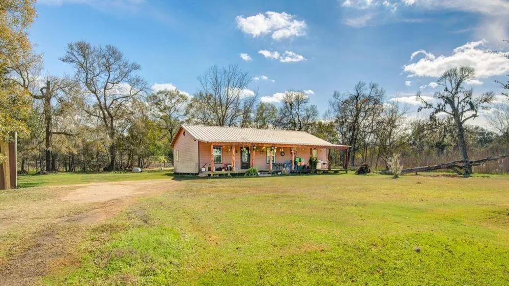 181 County Road 472 Sweeny, TX 77480