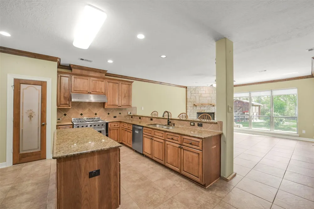 3522 Wellspring Lake Drive Fulshear, TX 77441