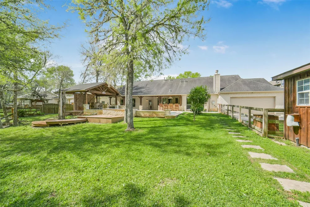3522 Wellspring Lake Drive Fulshear, TX 77441