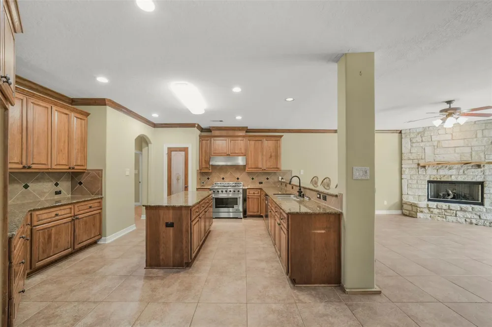 3522 Wellspring Lake Drive Fulshear, TX 77441