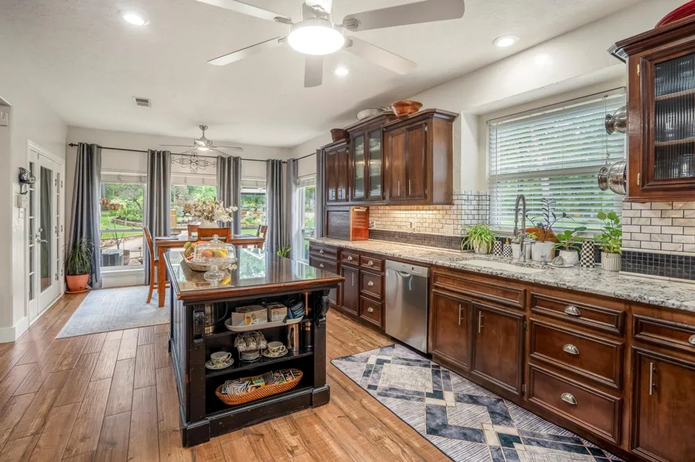 14103 Amber Lane Lane Montgomery, TX 77316