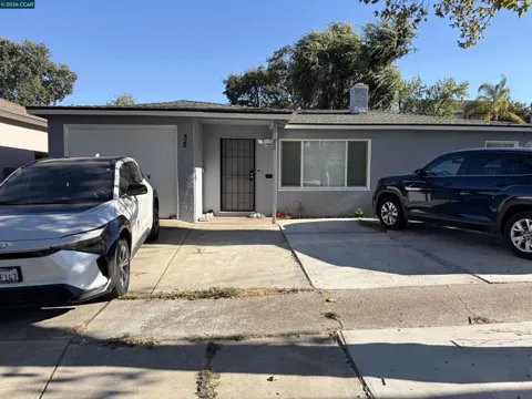 35 Lois Ave