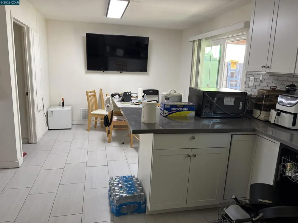 35 Lois Ave Pittsburg, CA 94565