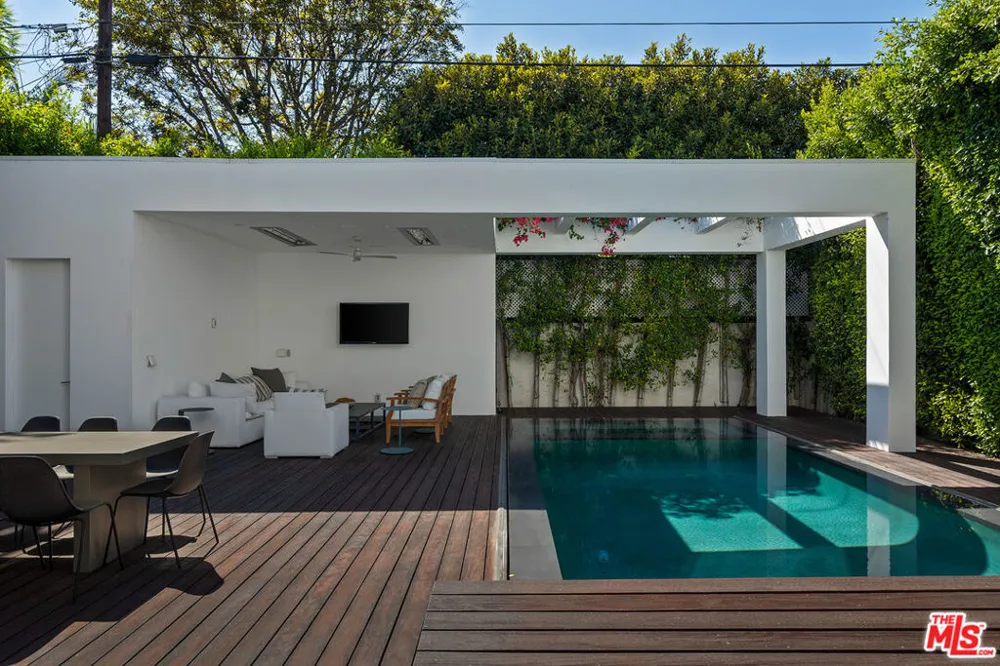 1609 Stanley Avenue Los Angeles, CA 90046