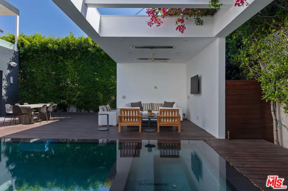 1609 Stanley Avenue Los Angeles, CA 90046
