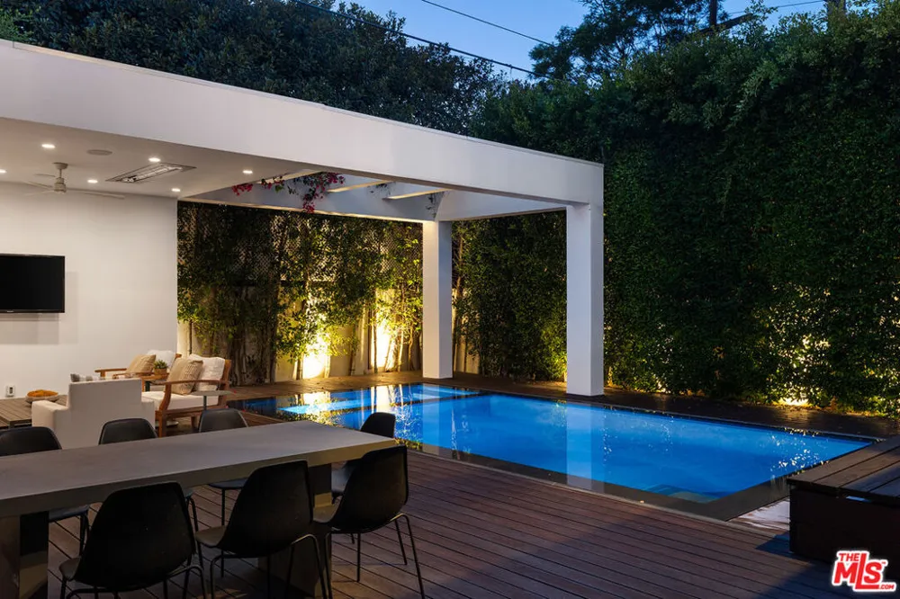 1609 Stanley Avenue Los Angeles, CA 90046