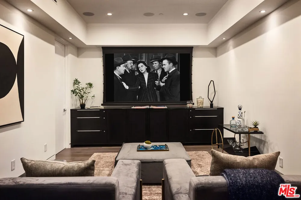 1609 Stanley Avenue Los Angeles, CA 90046