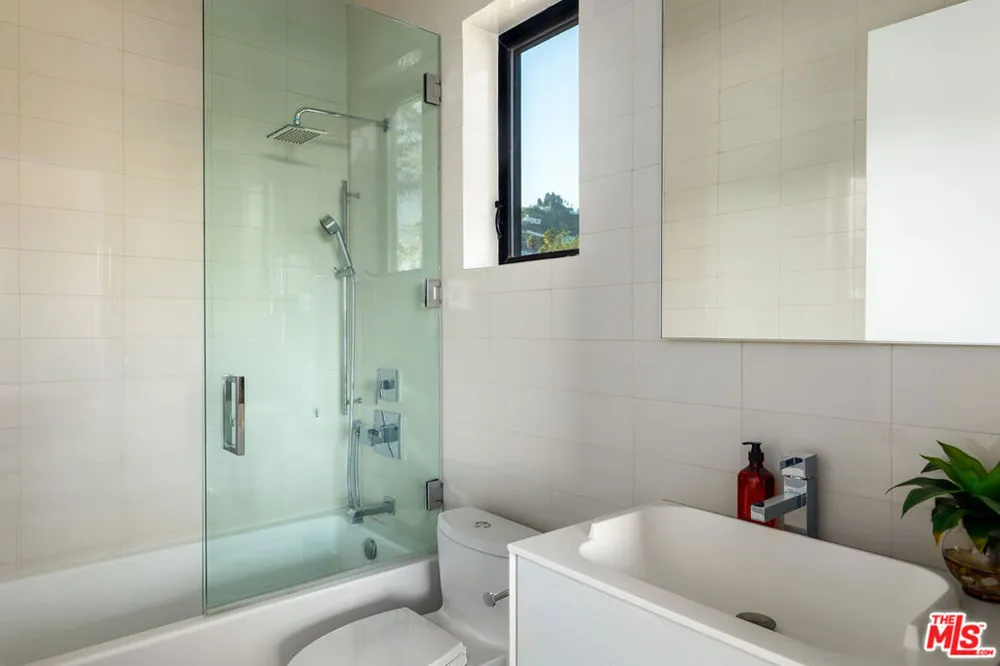 1609 Stanley Avenue Los Angeles, CA 90046