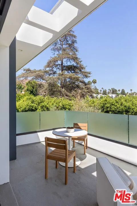 1609 Stanley Avenue Los Angeles, CA 90046