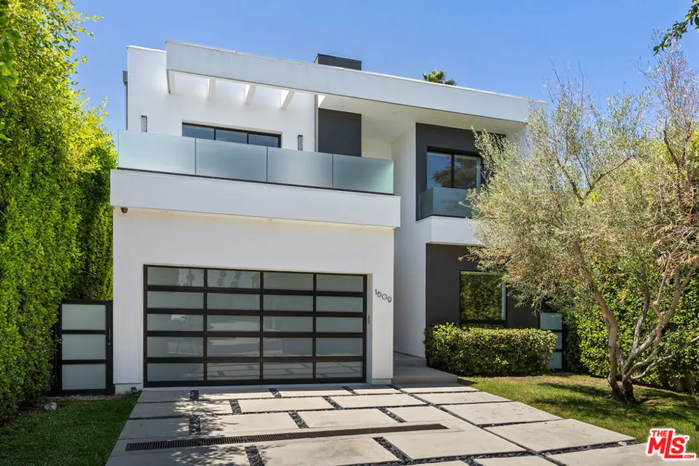 1609 Stanley Avenue Los Angeles, CA 90046