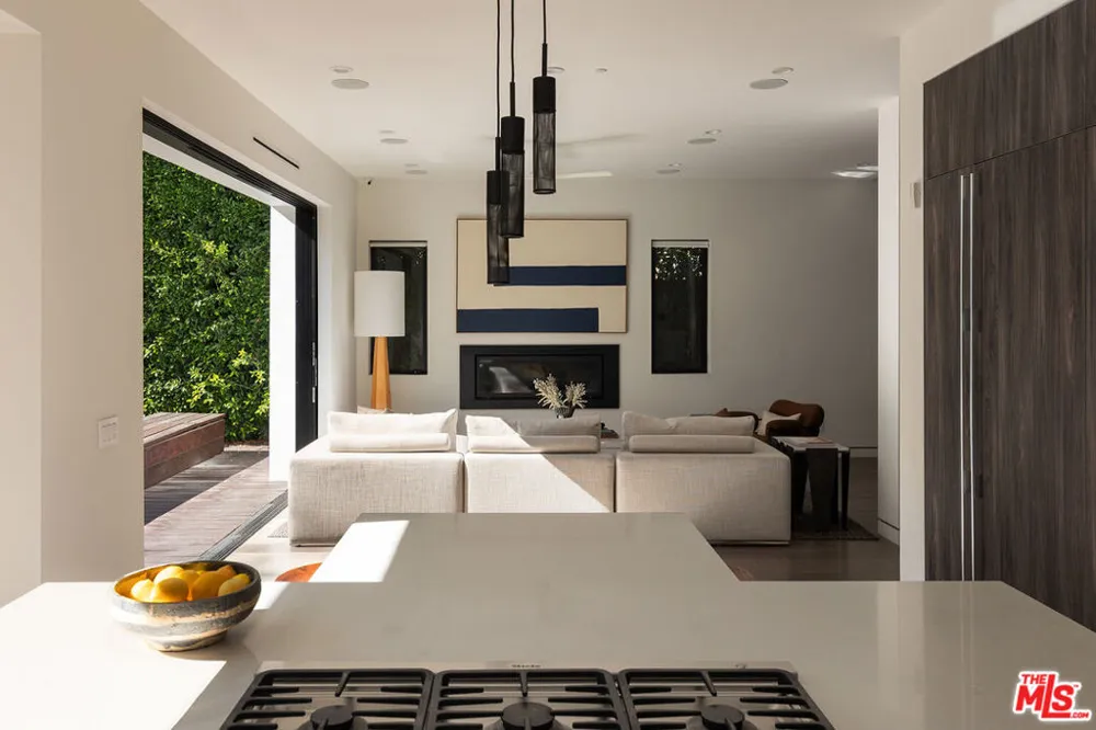 1609 Stanley Avenue Los Angeles, CA 90046