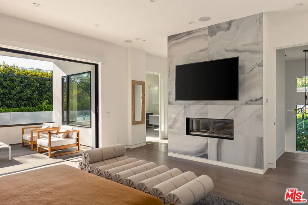 1609 Stanley Avenue Los Angeles, CA 90046