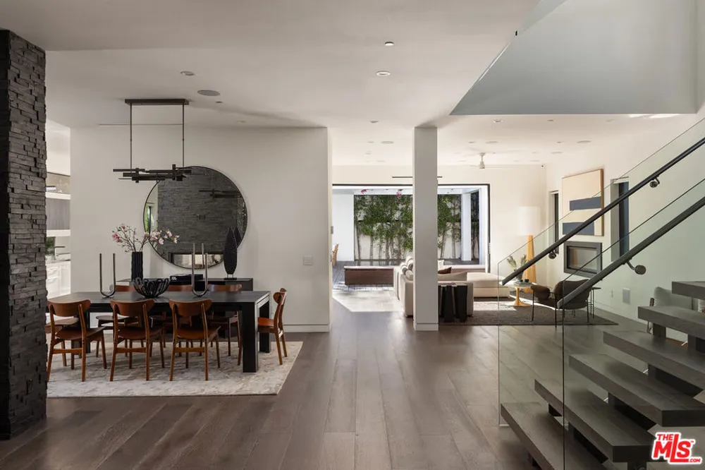 1609 Stanley Avenue Los Angeles, CA 90046