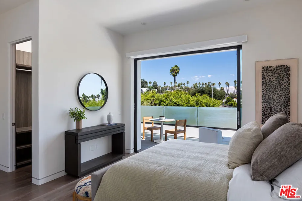 1609 Stanley Avenue Los Angeles, CA 90046